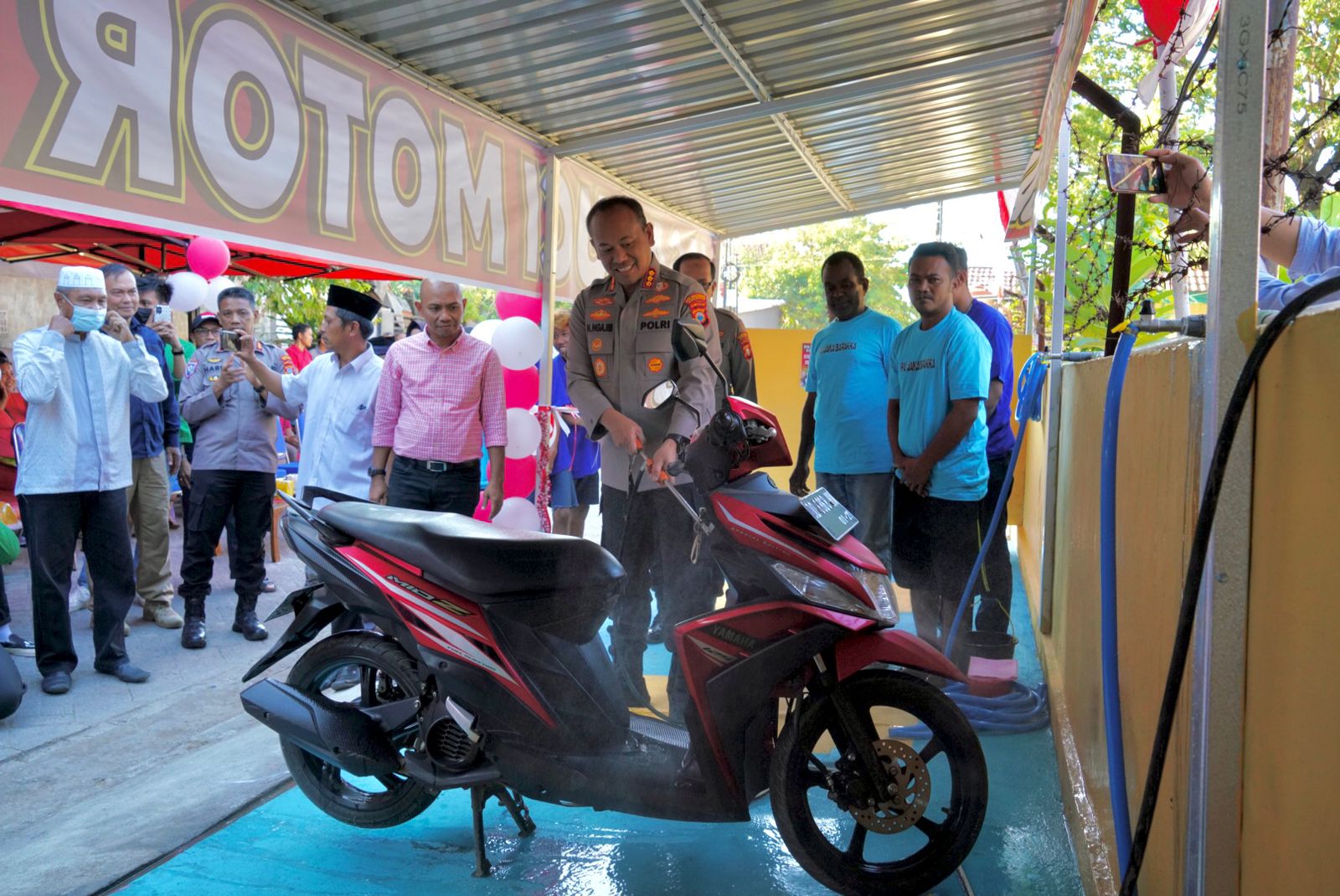 Gambar PERESMIAN PA'JAMA BARAKKA PENCUCIAN MOTOR BINAAN POLSEK TAMALANREA